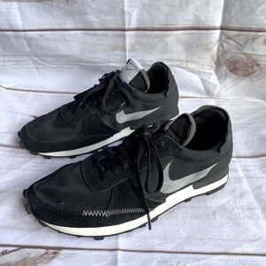 Nike Black White Shoes Sneakers Size 8